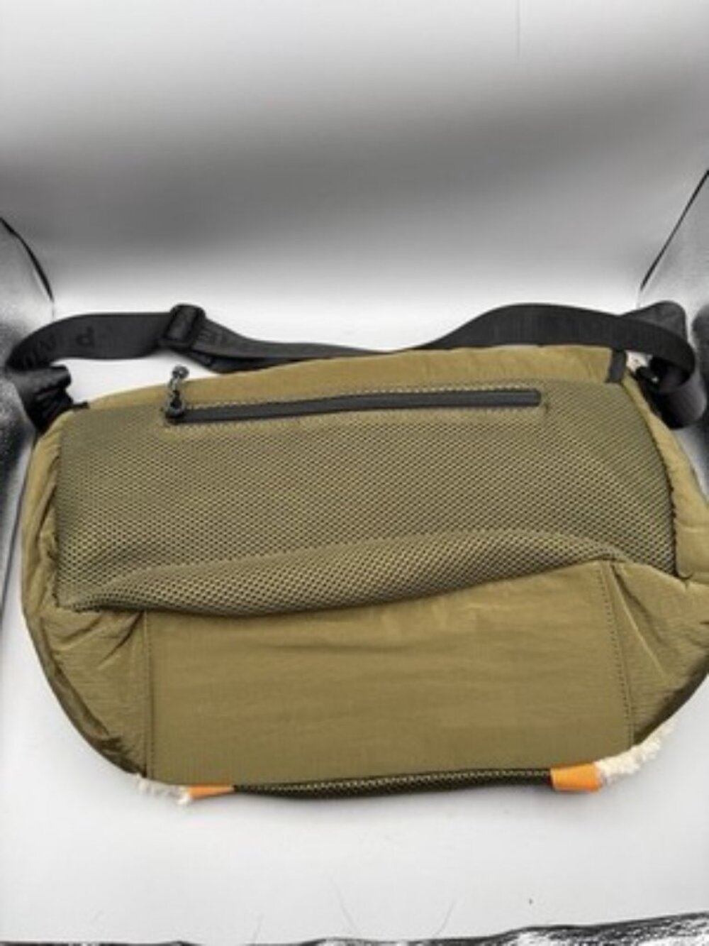 NWT Free People Movement Playoff Sherpa Messenger Bag Olive Green Adult Utility - Picture 6 of 9